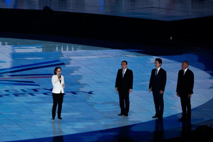 （由左至右）副總統蕭美琴、新北市長侯友宜、臺北市長蔣萬安出席、國際壯年運動總會會長Sergey Bubka出席2025雙北世壯運開幕典禮，攜手為賽事揭開序幕02