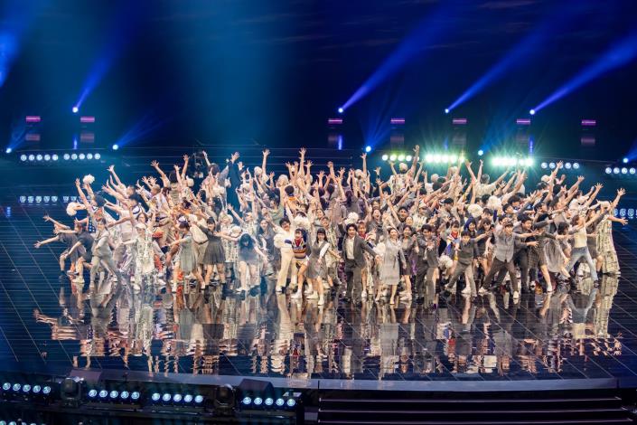 臺藝大戲劇系舞蹈系於世壯運帶來的表演貼緊主題-熱血臺北，讓現場氣氛沸騰。03