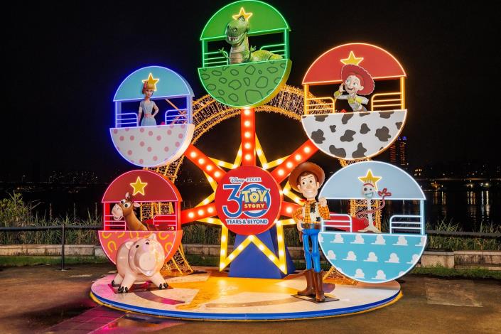 胡迪與玩具夥伴們搭配摩天輪