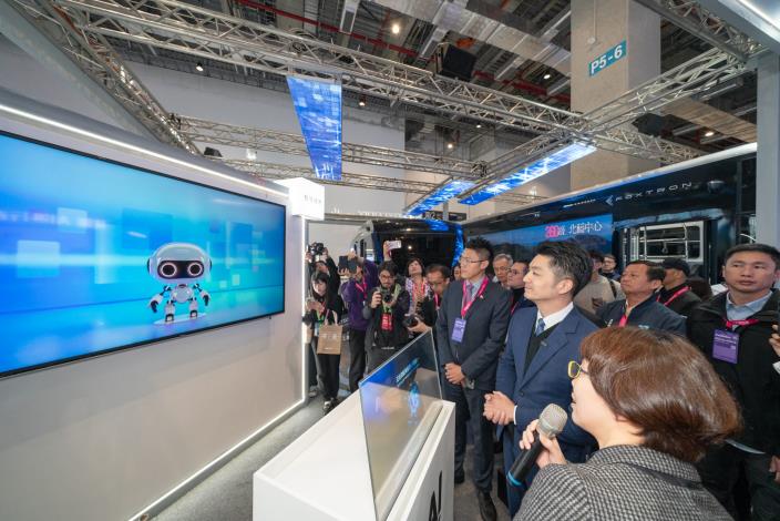 「鴻海科技館」展出AI agent平台等多項整合性解決方案