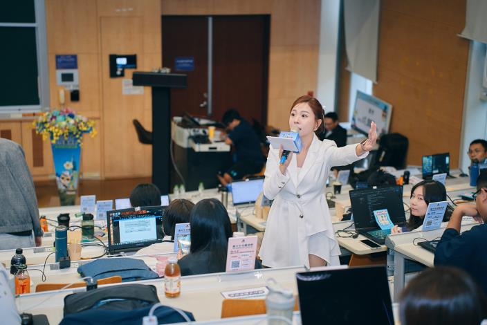 主持人帶動活動-九宮格大挑戰