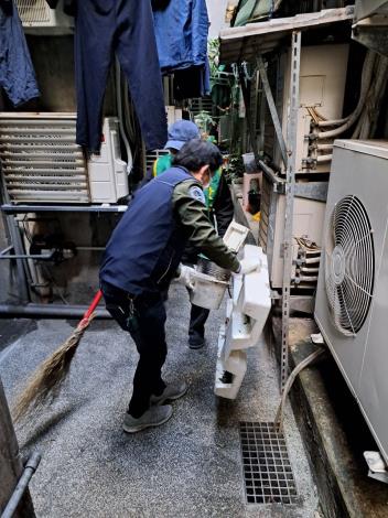 LINE_ALBUM_大掃除 112_1218_240105_36