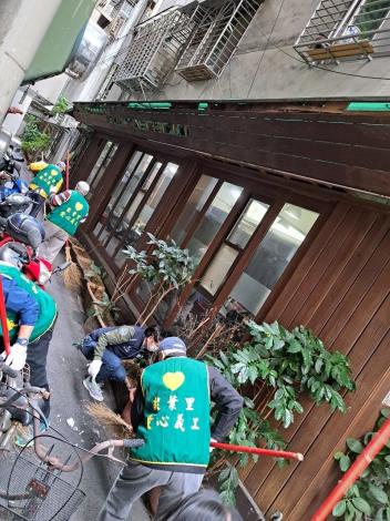 LINE_ALBUM_大掃除 112_1218_240105_9