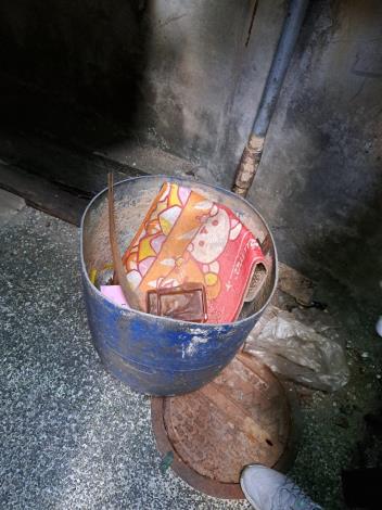 LINE_ALBUM_大掃除 112_1218_240105_32