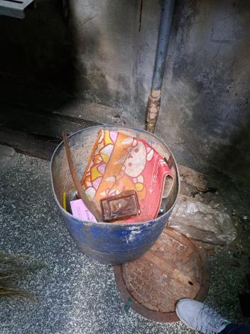 LINE_ALBUM_大掃除 112_1218_240105_33