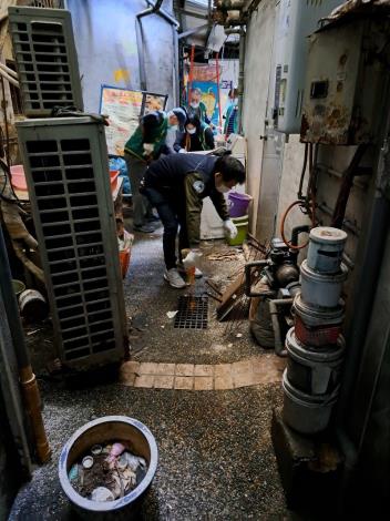 LINE_ALBUM_大掃除 112_1218_240105_26