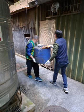 LINE_ALBUM_大掃除 112_1218_240105_37