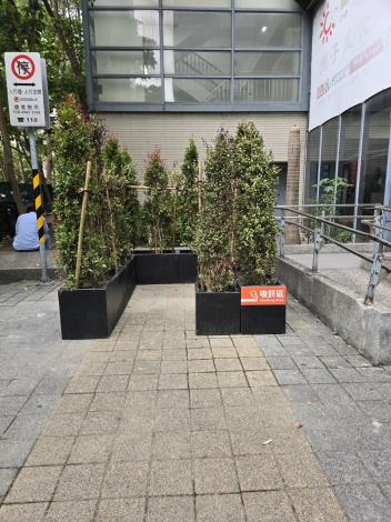 西湖派出所旁吸菸區_0