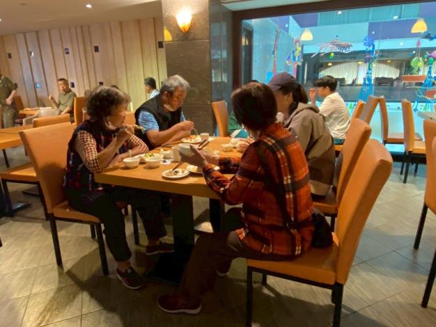 LINE_ALBUM_1140419_250422_141