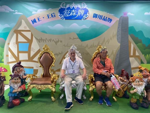 LINE_ALBUM_1140419_250422_22