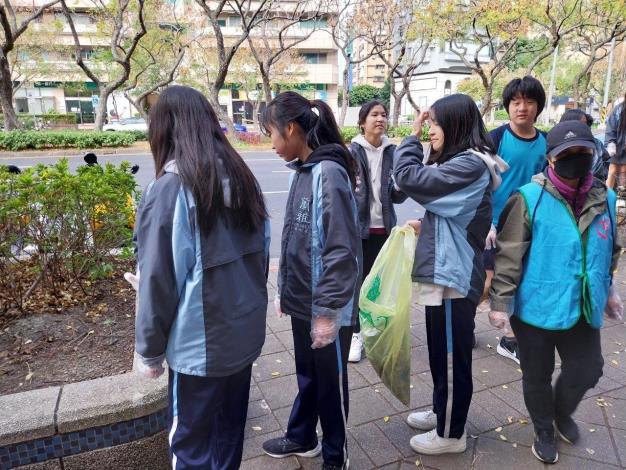 LINE_ALBUM_1140117蘭雅國中國清週大掃除_250212_11
