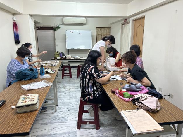 D891D69A-FA3A-48A3-8300-AC32794D7270