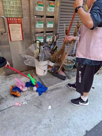 LINE_ALBUM_20251010百齡里清潔日_251016_18