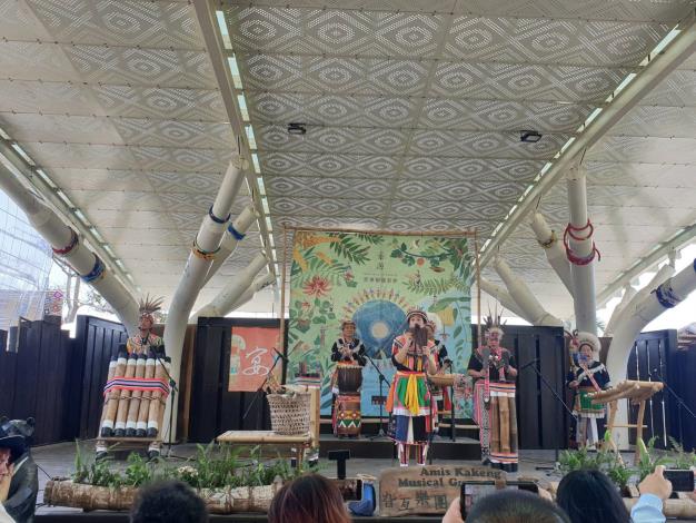 聆聽部落傳統歌謠及樂器演奏