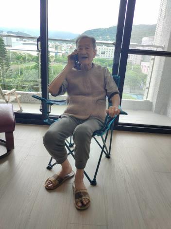 昔日警政同仁電話賀壽