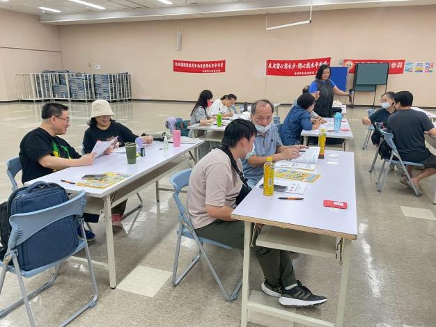 與身旁同學對話式互動練習