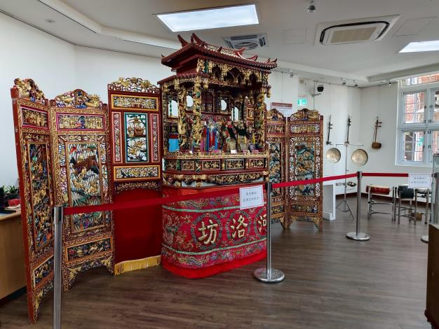 傳統布袋戲精美的戲臺