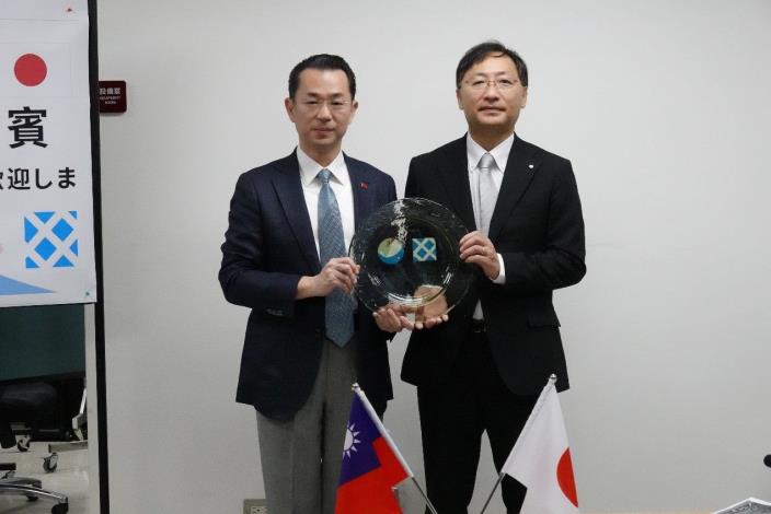 林士斌區長與肌野次雄部長合影留念