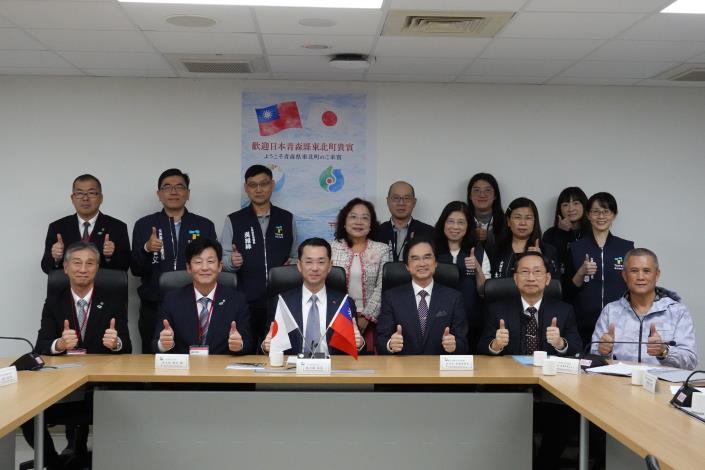 交流會議圓滿完成後與會人員合影