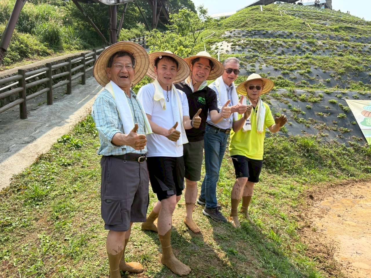 鵝尾山插秧活動合照2