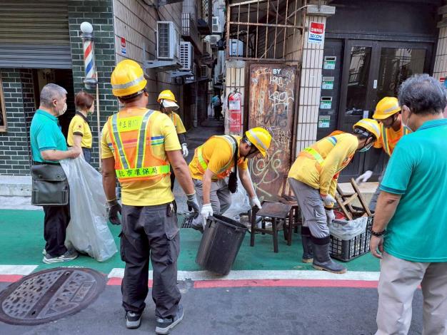 LINE_ALBUM_1141003清潔日_251003_7