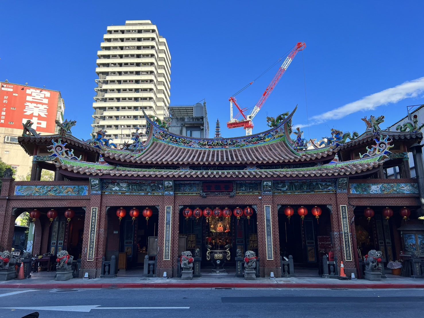 艋舺助順將軍廟（晉德宮）店家一隅