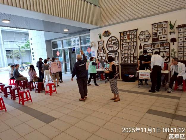 LINE_ALBUM_114／11／01，疫苗注射站_251105_8