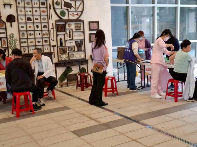 LINE_ALBUM_114／11／01，疫苗注射站_251105_11