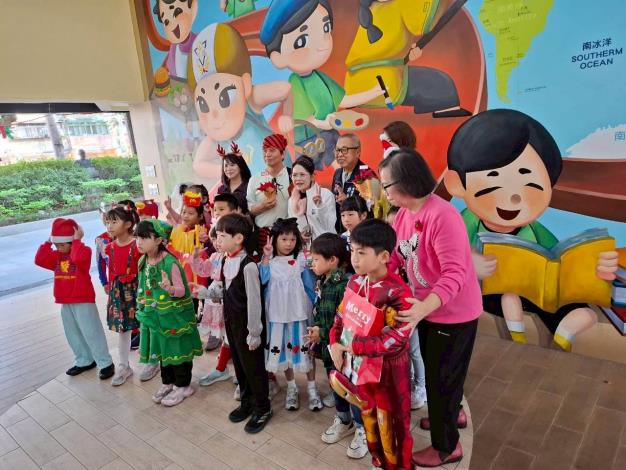 LINE_ALBUM_114／12／24聖誕節活動_251224_137