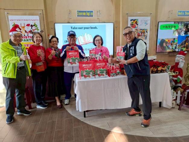 LINE_ALBUM_114／12／24聖誕節活動_251224_160