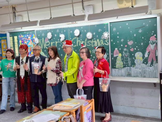 LINE_ALBUM_114／12／24聖誕節活動_251224_28