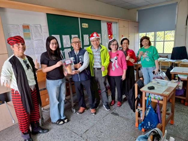 LINE_ALBUM_114／12／24聖誕節活動_251224_25