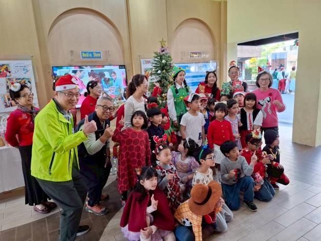 LINE_ALBUM_114／12／24聖誕節活動_251224_122