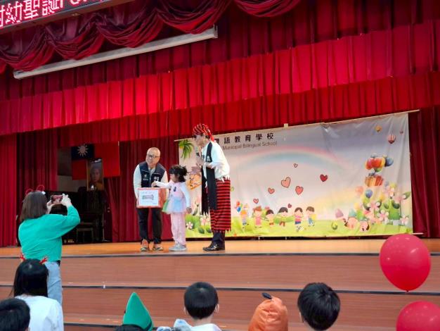 LINE_ALBUM_114／12／24聖誕節活動_251224_83