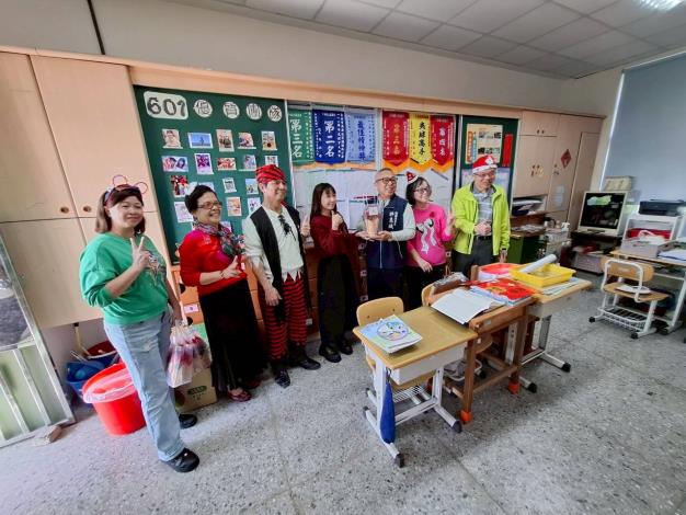 LINE_ALBUM_114／12／24聖誕節活動_251224_19