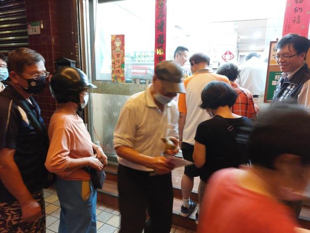 LINE_ALBUM_20240607頂碩里發粽子_260210_51