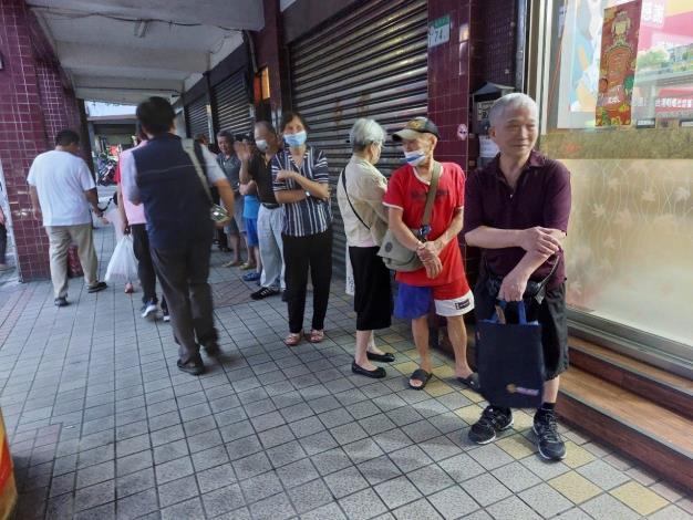 LINE_ALBUM_20240607頂碩里發粽子_260210_68