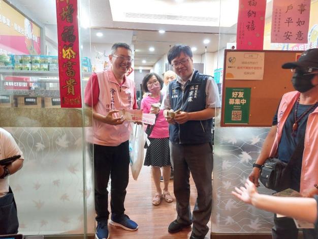 LINE_ALBUM_20240607頂碩里發粽子_260210_75