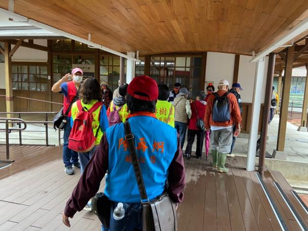 LINE_ALBUM_20221018長青樂活遊台北（翡翠水庫、台灣鐵道博物館）_221101_16