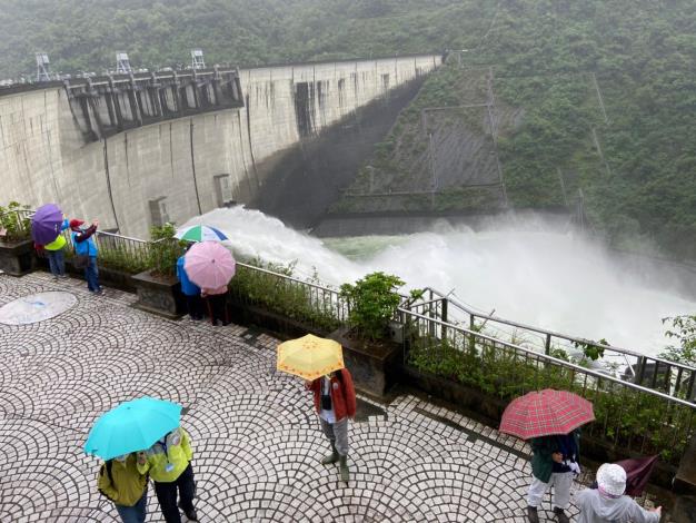 LINE_ALBUM_20221018長青樂活遊台北（翡翠水庫、台灣鐵道博物館）_221101_0_0