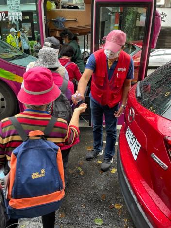 LINE_ALBUM_20221018長青樂活遊台北（翡翠水庫、台灣鐵道博物館）_221101_9_0