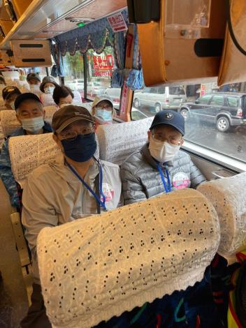 LINE_ALBUM_20221018長青樂活遊台北（翡翠水庫、台灣鐵道博物館）_221101_8_0