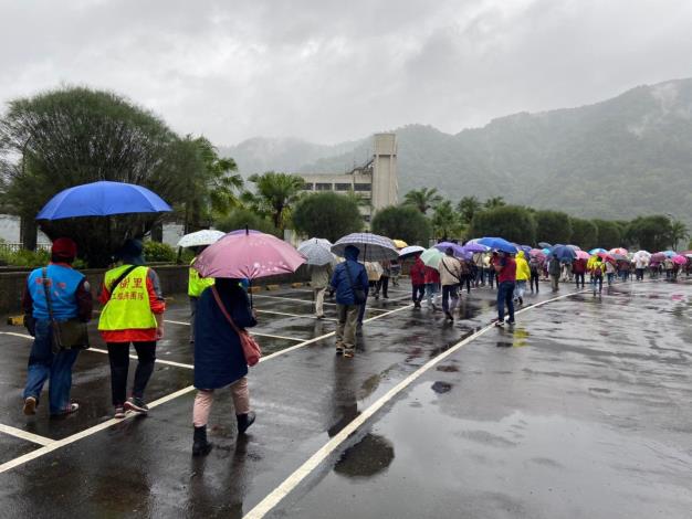 LINE_ALBUM_20221018長青樂活遊台北（翡翠水庫、台灣鐵道博物館）_221101_0