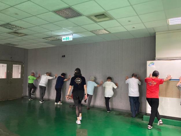 LINE_ALBUM_113年10月份樂齡運動_241021_9