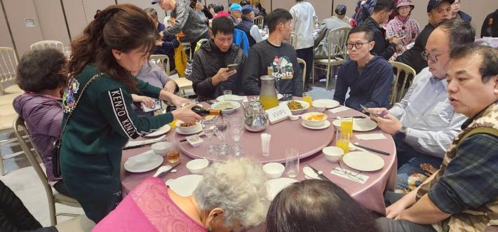 LINE_ALBUM_20251128 志工感恩餐會_251201_18