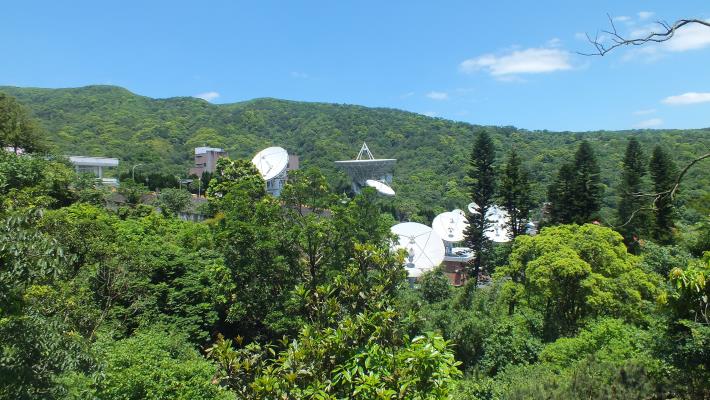 臺北市菁山社區農業環境改造工程，營造觀景平臺提供駐足停留，遠眺山林美景，偷得浮生半日閒。