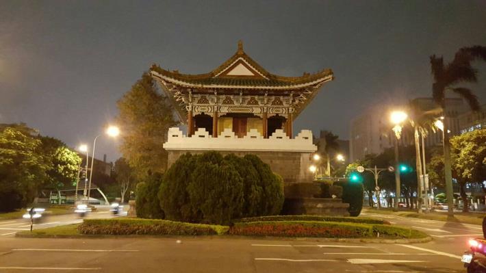 相片3-南門(麗正門)現況夜景