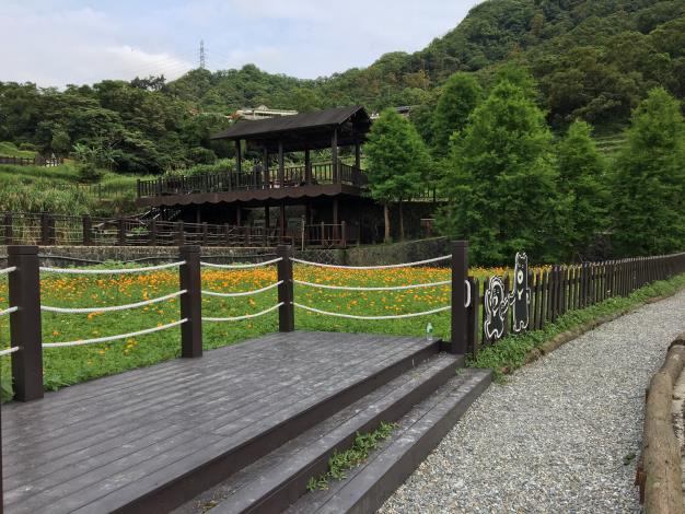 樟樹步道沿途的彩雲亭，周邊景觀非常優美。