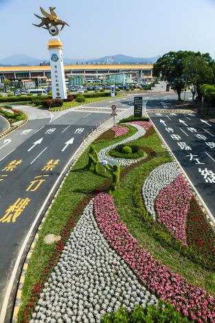 圖2、四月時松山機場前綠地的景觀