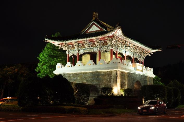 相片5-麗正門（南門）夜間燈光
